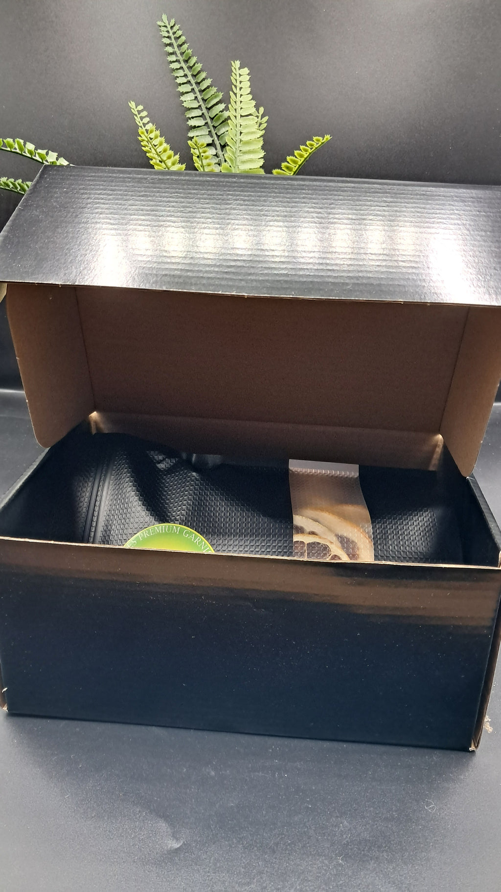 Boujee Fizz Black Label Box Cocktail Mocktail Gift Box Dried Fruit Dehydrated Fruit ,Cocktail Syrup Pineapple Syrup, Milkshake Syrup, Dried Citrus , Gin,