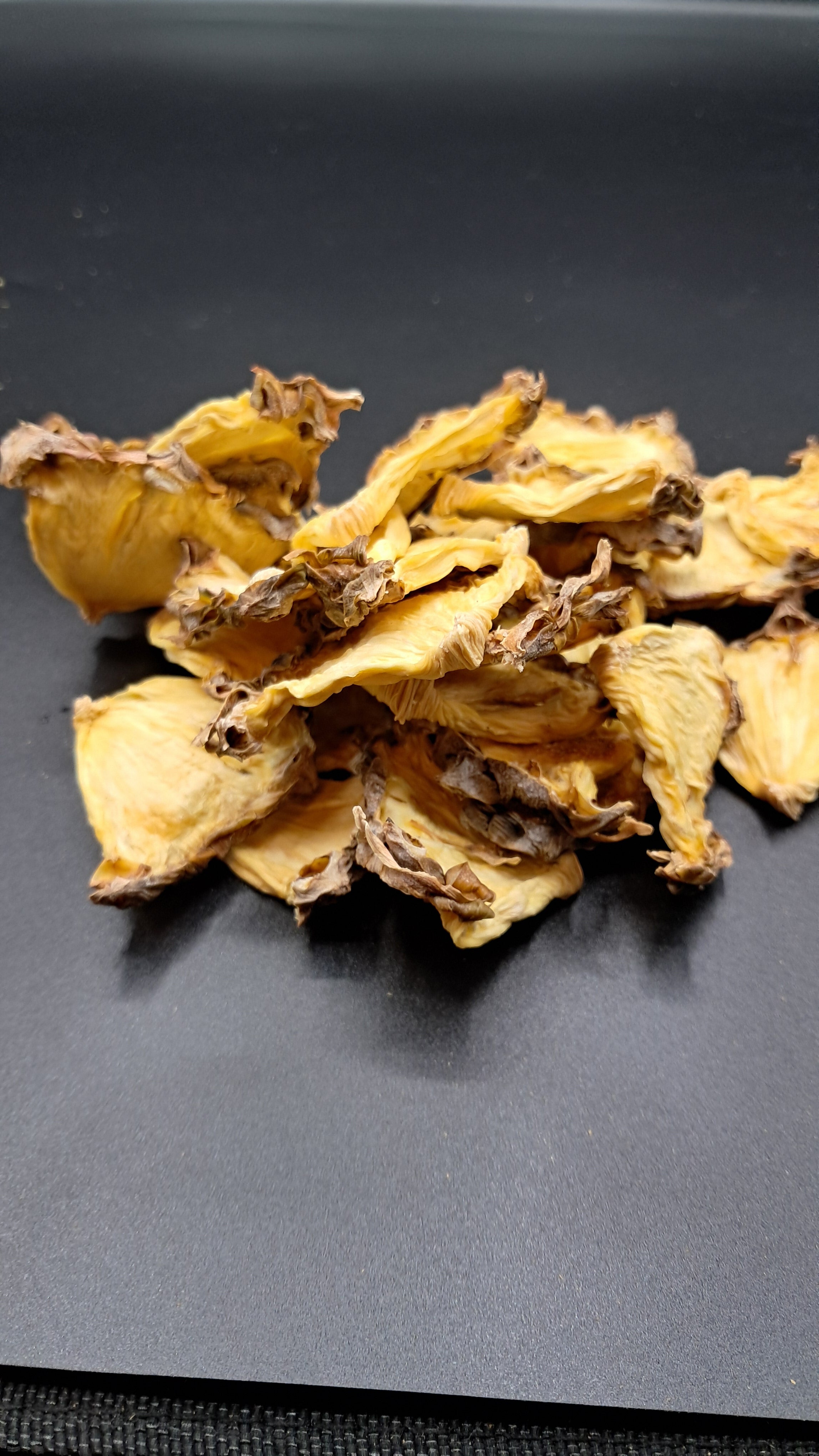 100+ Piece Pineapple Quarter Garnishes